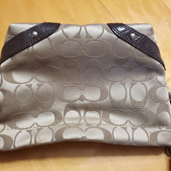 ⛔️ SOLD 🚫Authentic, Vintage Coach mini Hobo bag- brown 9x6" - Picture 8 of 9